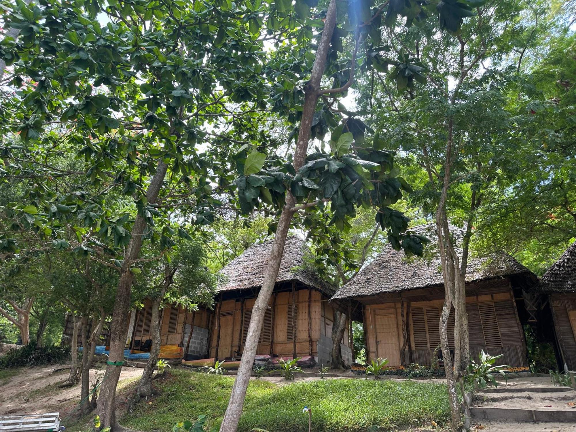 Maweni Beach Bungalows キリンドニ エクステリア 写真