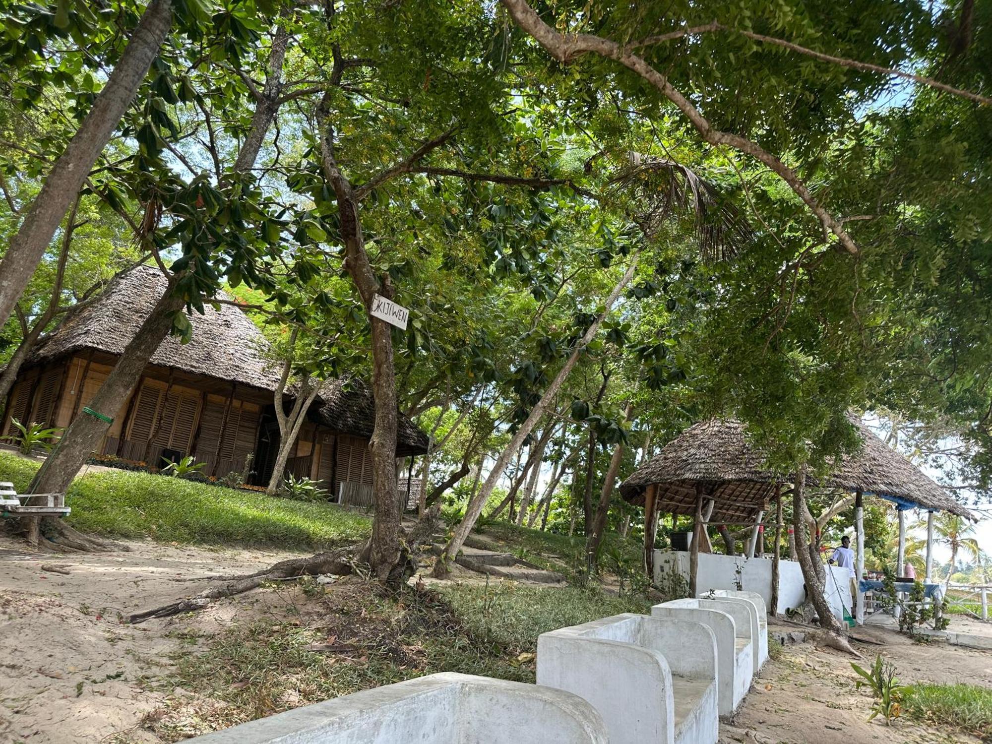 Maweni Beach Bungalows キリンドニ エクステリア 写真