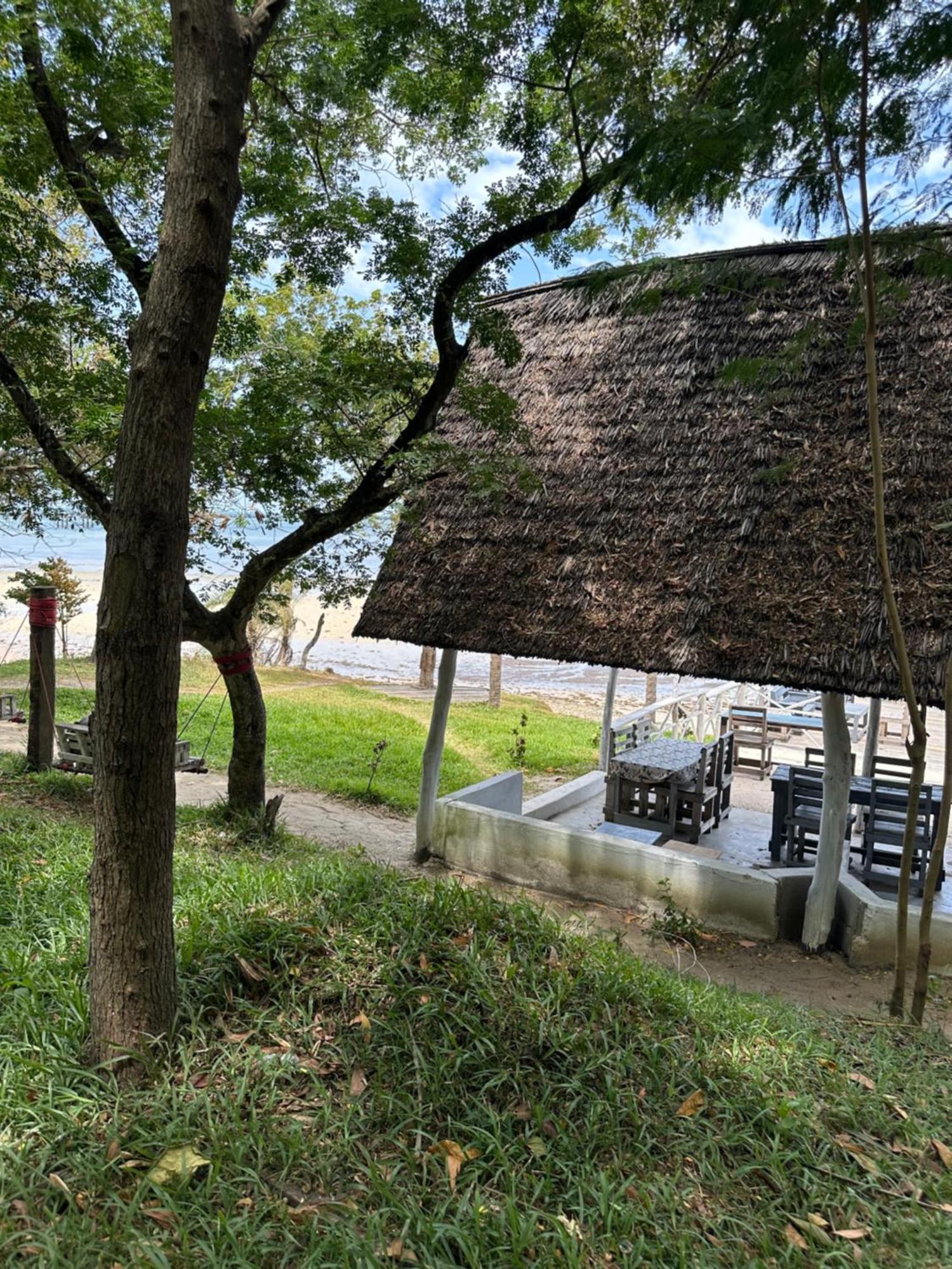 Maweni Beach Bungalows キリンドニ エクステリア 写真