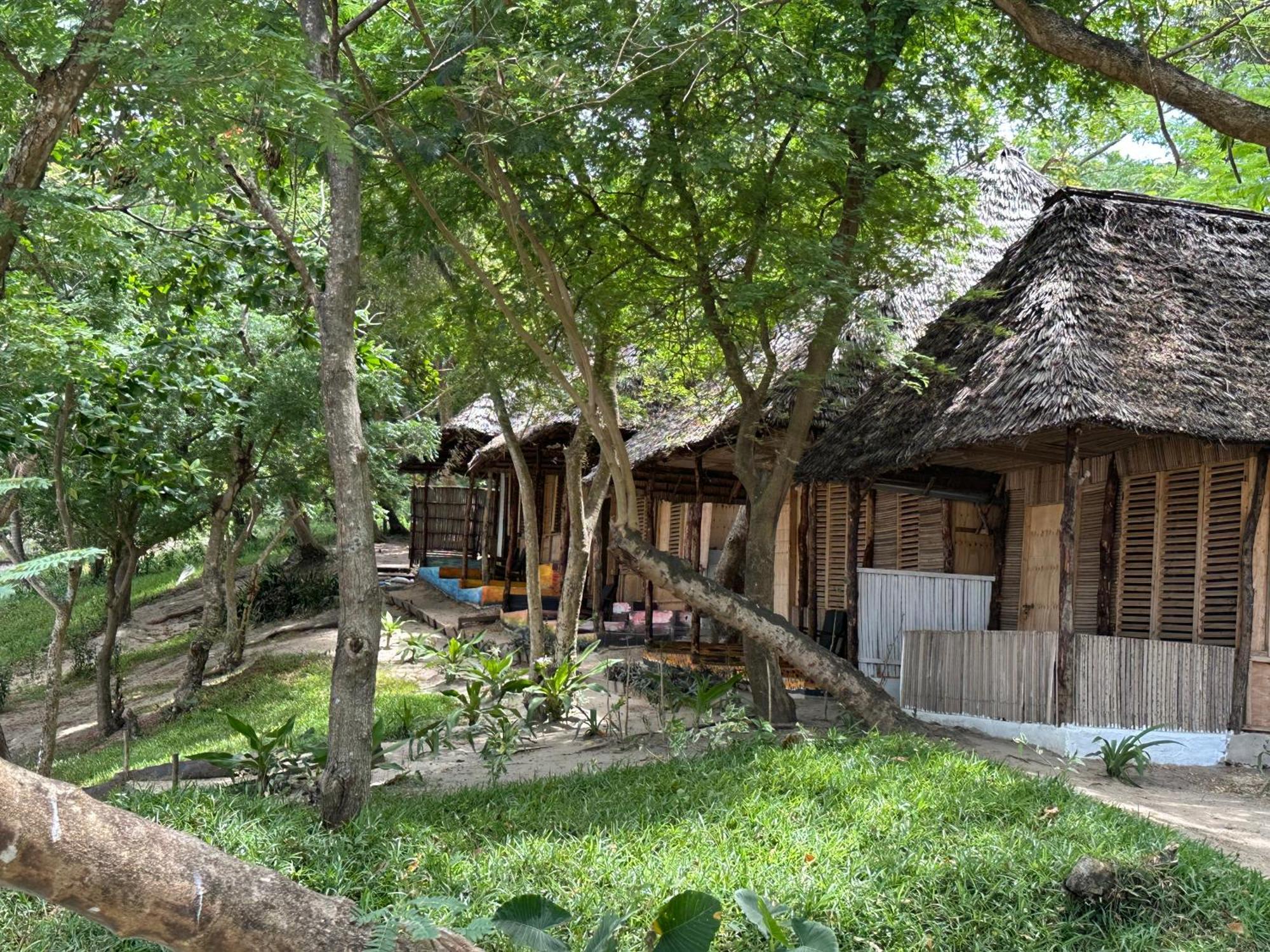 Maweni Beach Bungalows キリンドニ エクステリア 写真